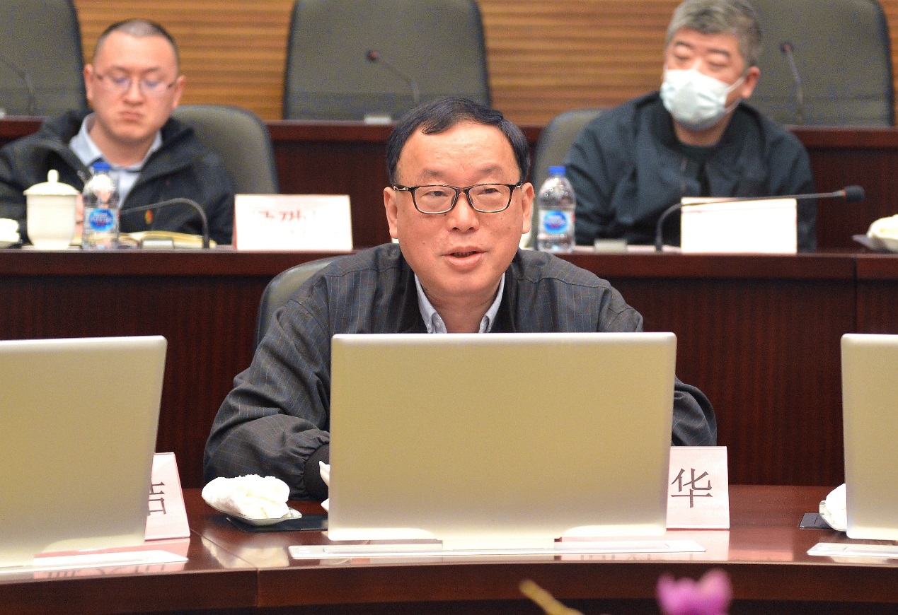 总支书记张世明以及上海教育电视台党总支委员姚趕勤在会上作交流发言