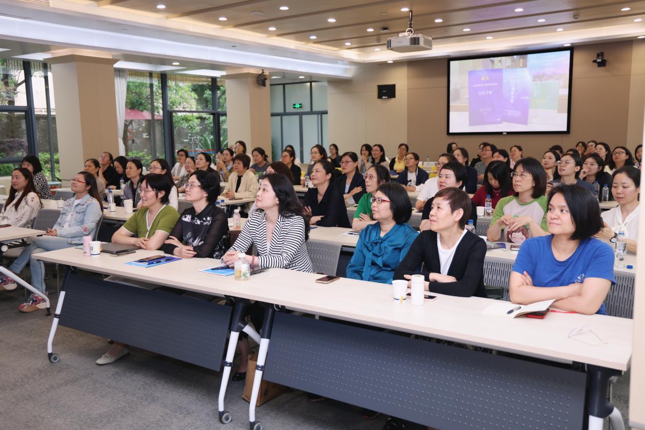 合力推动家庭教育 打造协同育人新格局,上海市教育系统首届家庭教育指导师培训班圆满结业